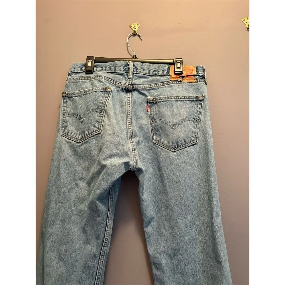 Levi's Men's Straight Jeans 34x30 Medium Wash Blue Denim 5-Pocket - Picture 6 of 9
